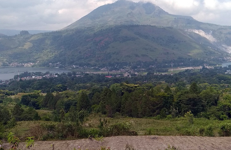 gunung pusuk buhit