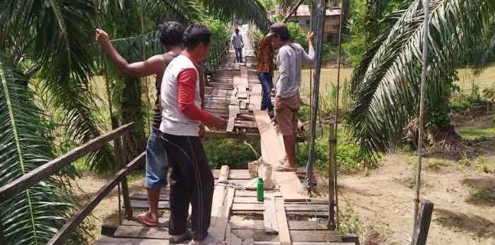 Jembatan Gantung Pagaran Mompang Nyaris Ambruk, Butuh Perhatian Pemerintah