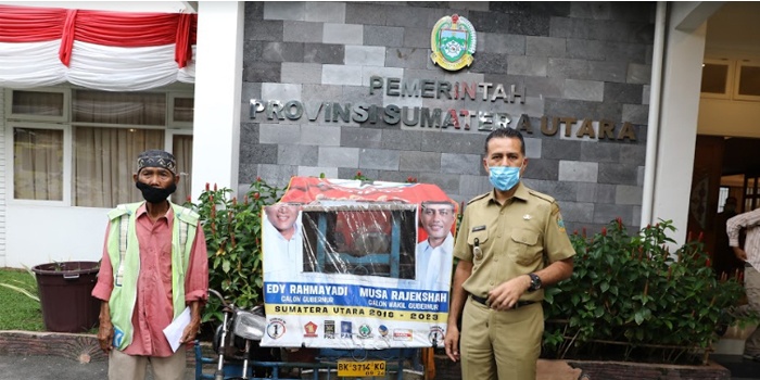 Wagub Ingatkan Abang Becak Soal Ketakwaan dan Rasa Syukur