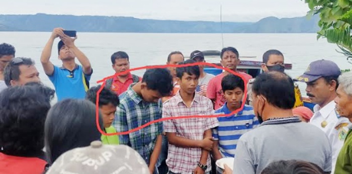 Bermaksud Jemput PR ke Sekolah, Boat Kecil Terbalik di Danau Toba