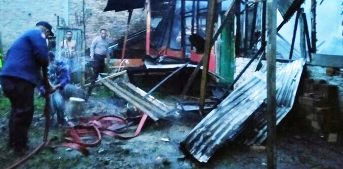 Akibat Korsleting Listrik, Tiga Rumah Milik Warga Ludes Terbakar
