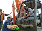 Bupati Langsa tepung tawari excavator