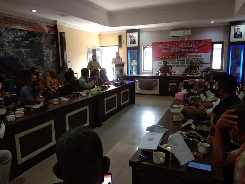 Cofee morning Insan Pers bersama Kapolres Samosir