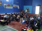 Peserta masyarakat mengikuti sosialisasi Apdesi bersama Polres Purwakarta