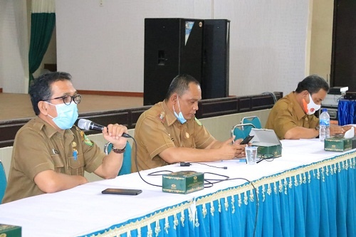 Camat Medan Helvetia memberikan arahan