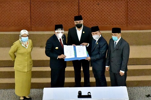 Gubernur Sumut Edy Rahmayadi bersama Wakil Ketua DPRD Sumut Rahmansyah Sibarani