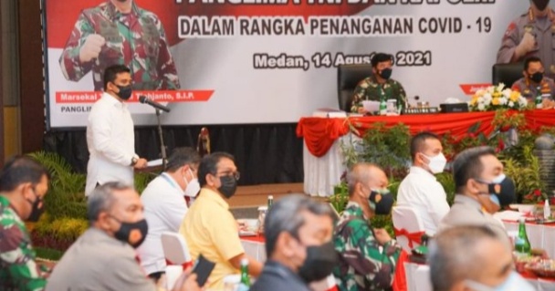 Dampingi Panglima TNI dan Kapolri, Wali Kota Medan Ajak Masyarakat Manfaatkan Fasilitas Isoter