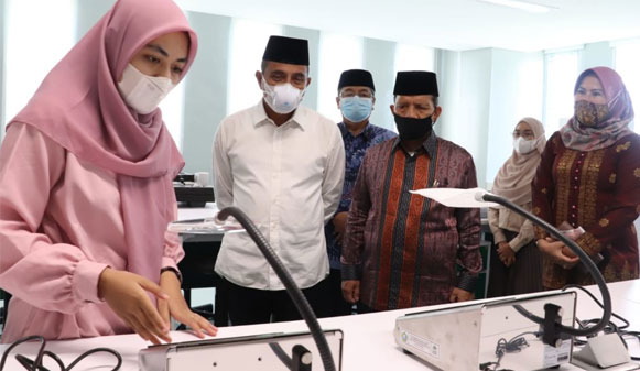 Gubsu Resmikan Integrated Laboratory Wahdatul Ulum UINSU