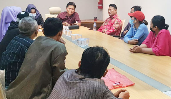 Buruh PT BIA Mengadukan Nasib ke F-PDI Perjuangan Sumut