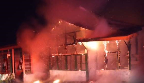 Rumah Terbakar, Lomi Manullang Terpanggang