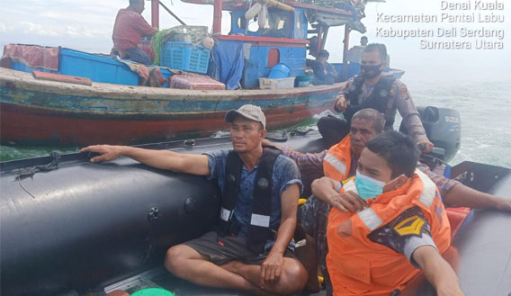 Dit Polair Polda Sumut Selamatkan Dua Nelayan Pencari Ikan