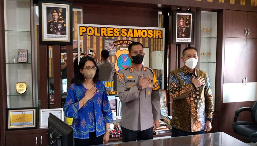 kapolres samosir dapat surprise