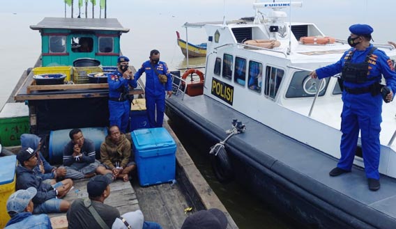 Polair Tanjung Balai Amankan 15 PMI dari Malaysia