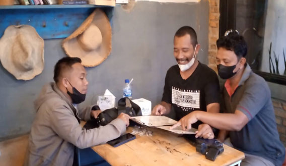 Tiga Wartawan Samosir Bingung