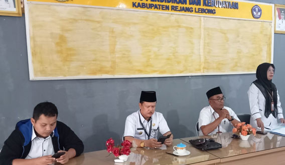 Dinas Dikbud Rejang Lebong Bagikan Blangko Ijazah SMP