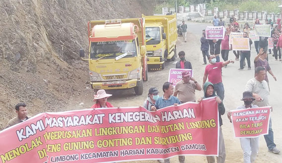 Aksi Damai Tolak Perusakan Lingkungan Hidup di Simpang Gotting