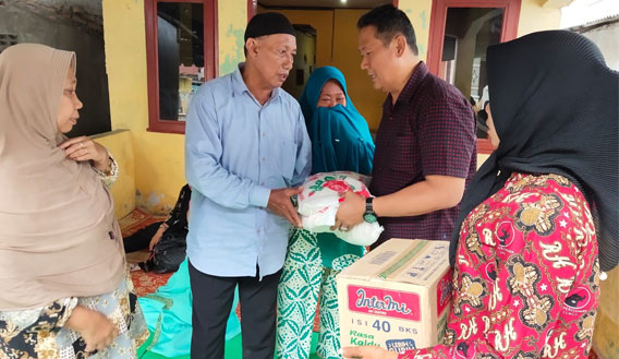 PDI Perjuangan Bantu Korban Kebakaran di Belawan