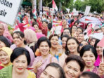 15 Ribu Wanita Meriahkan Parade Berkebaya Nusantara