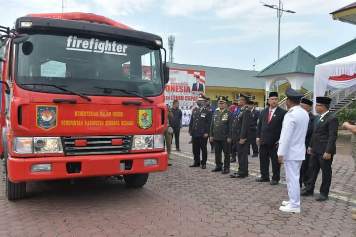 Sergai Terima Hibah Mobil Damkar