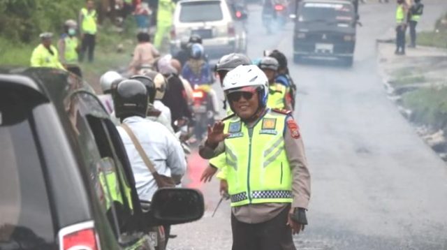 Banjir Sembahe, Irjen Panca Simanjuntak Turun ke Jalan Atur Lalu Lintas