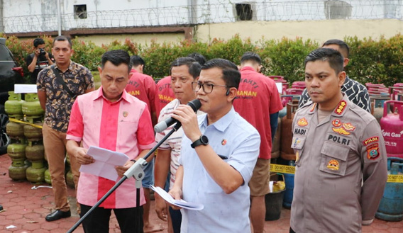 Polisi Gerebek Pangkalan Oplos LPG di Payageli