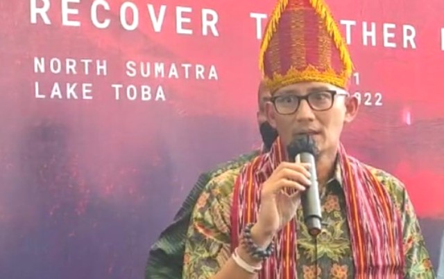 Menparekraf Dukung KMDT Bali Gelar "Semalam di Danau Toba"