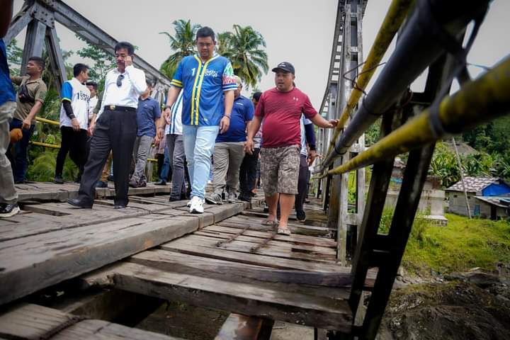 Bobby Serap Aspirasi Warga Nias Barat Terkait Jalan dan Jembatan Rusak