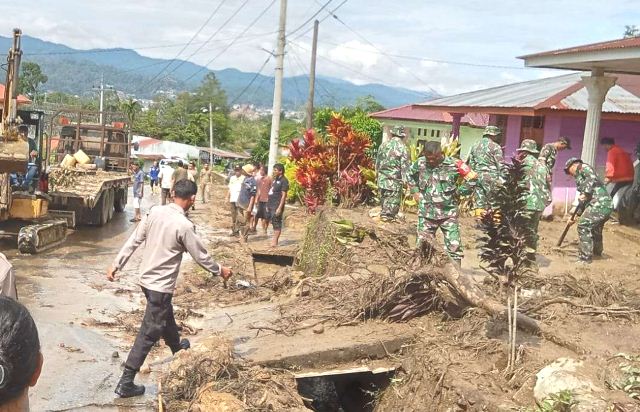 Ratusan Warga Terdampak Banjir Bandang di Taput