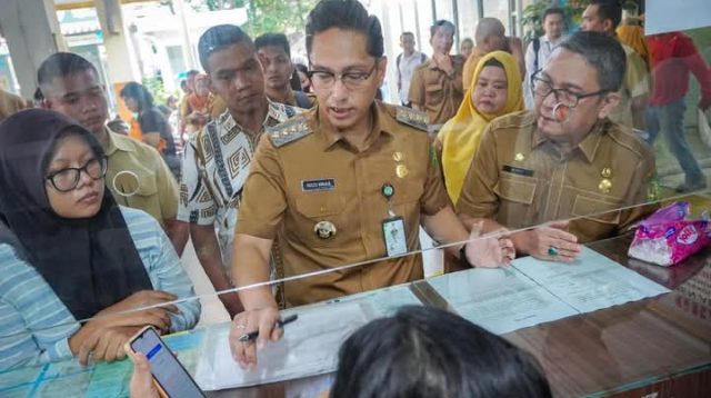 Rico Waas Sidak ke Kantor Disdukcapil Kota Medan