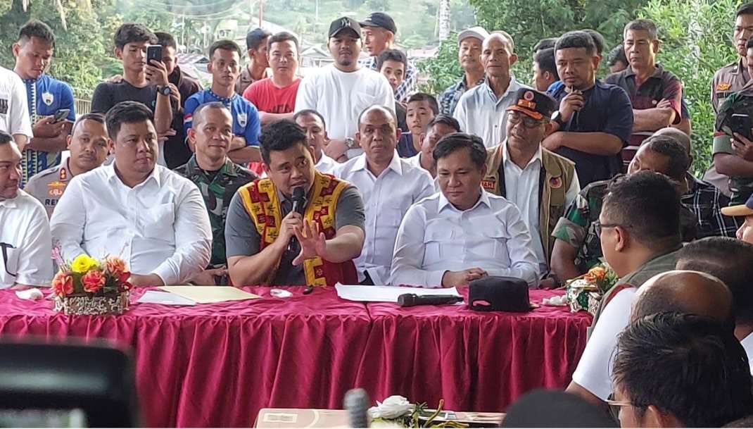 Gubernur Sumut Rapat Terbatas di Nias Barat Usai Tinjau Jembatan Ambruk