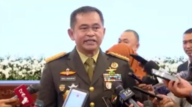 KSAD Tegaskan Seskab Letkol Teddy Tak Perlu Mundur dari TNI