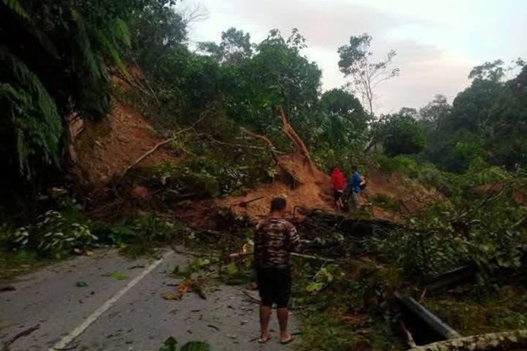 Gempa Taput, Seorang Lansia Tewas Tertimpa Tanah Longsor