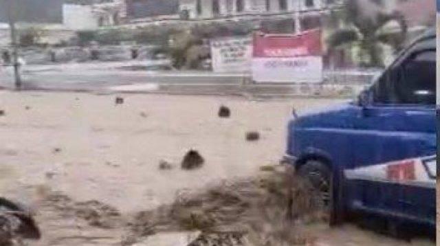 Banjir dan Lumpur Terjang Kawasan Wisata Danau Toba Parapat