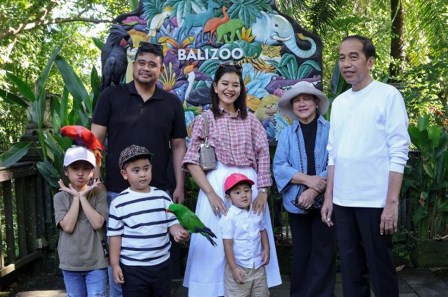 Bobby Nasution Ikut Dampingi Jokowi ke Bali Zoo