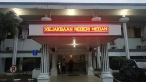 Kejari Medan Jemput Paksa Tersangka Korupsi Penguasaan Aset KAI Rp21,91 miliar