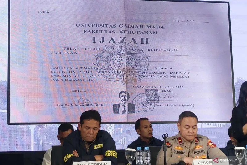 Polri: Ijazah SMA dan S1 Jokowi Asli
