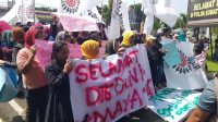 Penghina Bobby Belum Ditangkap, Massa Relawan Kembali Datangi Mapolda Sumut