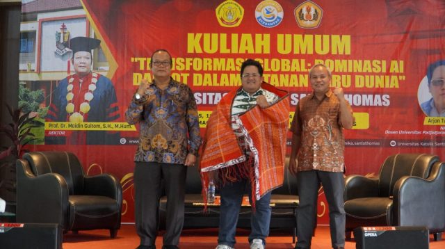 Dosen Unpad Arjon Turnip Beri Kuliah Umum di Unika Santo Thomas