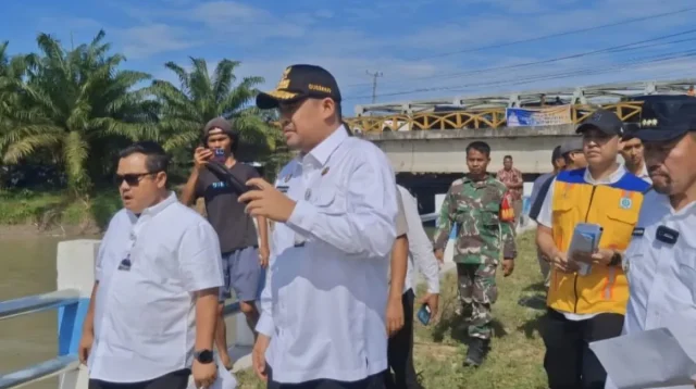 Gubernur Sumut Tinjau Tanggul Jebol di Kabupaten Batubara