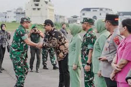 Tiba di Medan, KSAD Jenderal Maruli Simanjuntak Disambut Hangat Gubernur Sumut
