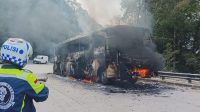 Satu Unit Bus Terbakar di Jalur Medan-Berastagi, Diduga Akibat Korsleting Listrik