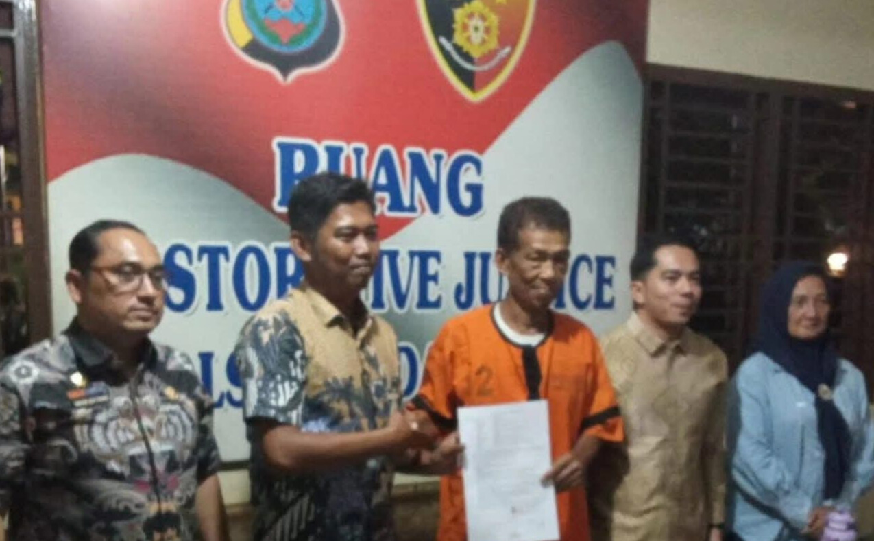 Status Tersangka Pendorong Lurah Hingga Masuk Parit di Medan Dicabut