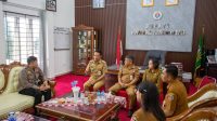 FB_IMG_1768368227997 Kapolres Humbang Hasundutan AKBP Adi Nugroho, SH, SIK didampingi Wakapolres Kompol Manson Nainggolan, SH, M.Si melaksanakan kunjungan silaturahmi kepada Bupati Humbang Hasundutan, Dr. Oloan Paniaran Nababan, SH, MH, Selasa 13 Januari 2026.