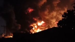 Pabrik Swallow Terbakar, Ratusan Warga Tanjungmulia Medan Mengungsi