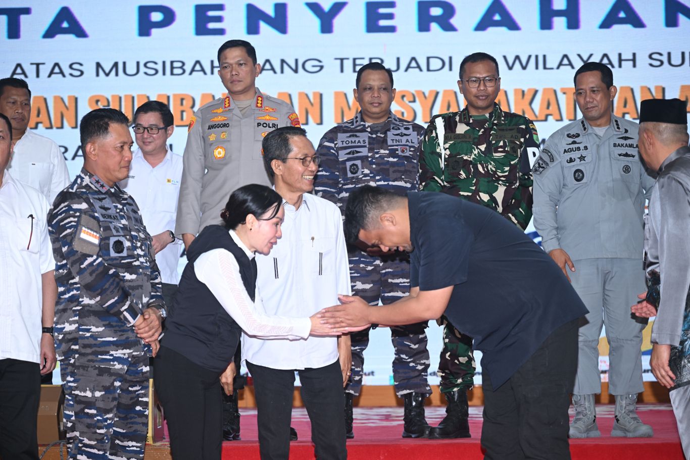 Pemko Batam memberi bantuan bencana