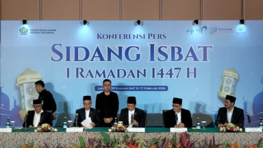 Pemerintah melalui Kementerian Agama (Kemenag) menggelar sidang isbat dalam rangka menentukan awal Ramadan 1447 Hijriah. Hasilnya memutuskan bahwa puasa 1 Ramadan 1447 Hijriah jatuh pada Kamis, 19 Februari 2026. 