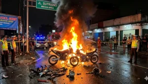 Tabrakan Maut Motor Terbakar