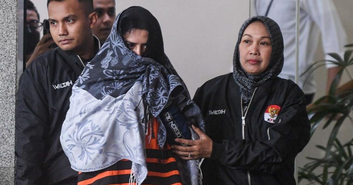 Bupati Pekalongan Fadia Arafiq menyatakan tidak memahami tata kelola pemerintahan usai terjaring operasi tangkap tangan, pada hari Selasa (3/3/2026). Foto: Ist.