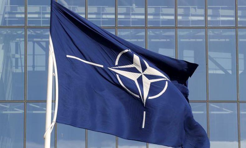 nato_bendera_reu Neutralitas Aliansi Transatlantik