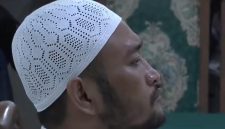 Robig Zaenudin, mantan anggota polisi Satresnarkoba Polrestabes Semarang yang menembak mati siswa SMKN 4 Semarang menjalani sidang vonis. Foto: Ist.